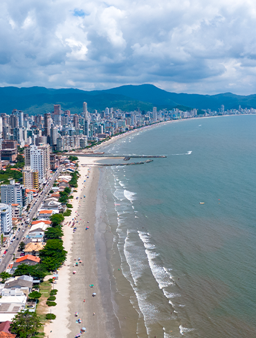 Investir em Imóveis na Praia: Como Construir um Futuro Tranquilo, Rentável e Sofisticado